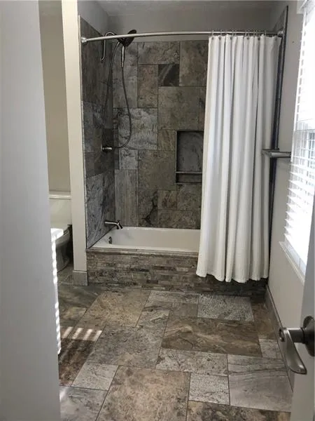 5090 Spalding Drive, Atlanta, Georgia 30350, 5 Bedrooms Bedrooms, ,2 BathroomsBathrooms,Residential,Sold,5090 Spalding Drive,6647419
