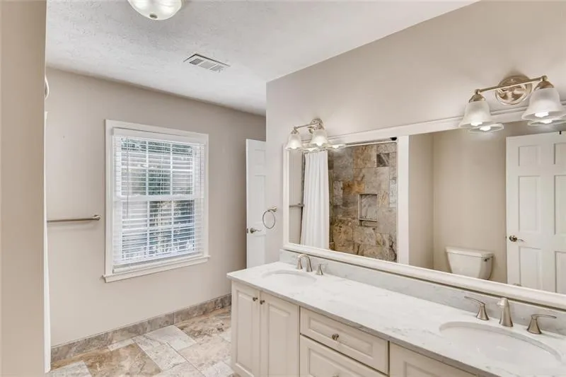 5090 Spalding Drive, Atlanta, Georgia 30350, 5 Bedrooms Bedrooms, ,2 BathroomsBathrooms,Residential,Sold,5090 Spalding Drive,6647419