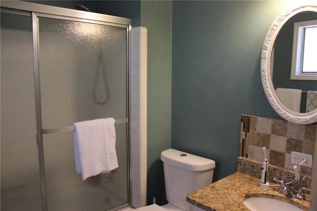 6700 Roswell Road Unit 15c, Sandy Springs, Georgia 30328, 3 Bedrooms Bedrooms, ,2 BathroomsBathrooms,Residential,Sold,6700 Roswell Road Unit 15c,6090516