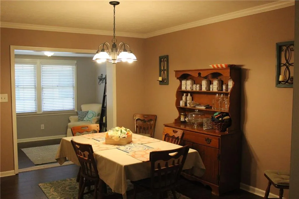 6700 Roswell Road Unit 15c, Sandy Springs, Georgia 30328, 3 Bedrooms Bedrooms, ,2 BathroomsBathrooms,Residential,Sold,6700 Roswell Road Unit 15c,6090516