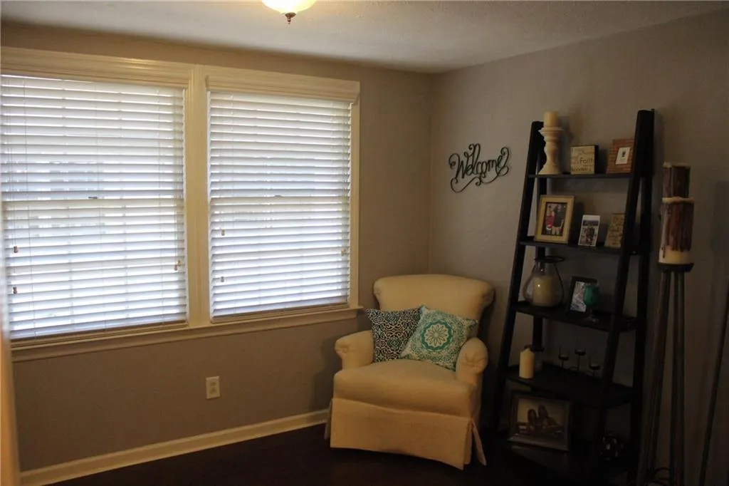 6700 Roswell Road Unit 15c, Sandy Springs, Georgia 30328, 3 Bedrooms Bedrooms, ,2 BathroomsBathrooms,Residential,Sold,6700 Roswell Road Unit 15c,6090516