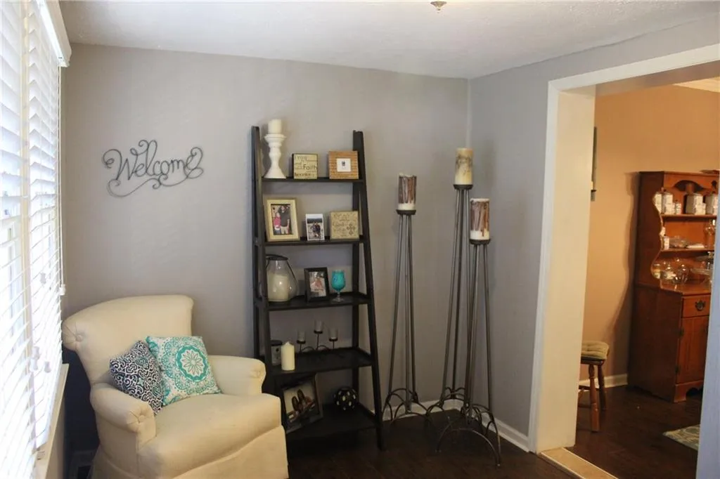 6700 Roswell Road Unit 15c, Sandy Springs, Georgia 30328, 3 Bedrooms Bedrooms, ,2 BathroomsBathrooms,Residential,Sold,6700 Roswell Road Unit 15c,6090516