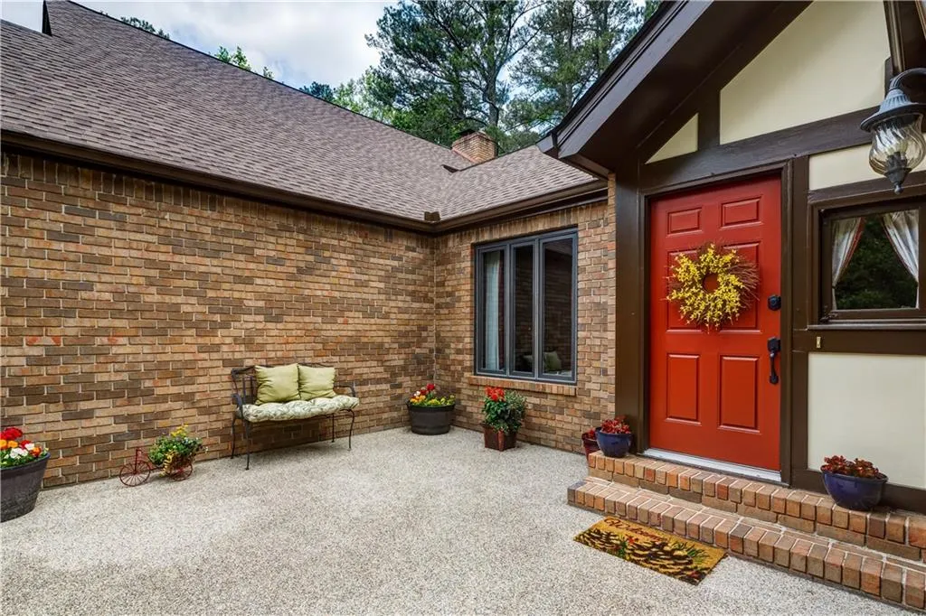 6165 Weatherly Drive, Atlanta, Georgia 30328, 5 Bedrooms Bedrooms, ,4 BathroomsBathrooms,Residential,Sold,6165 Weatherly Drive,5740910