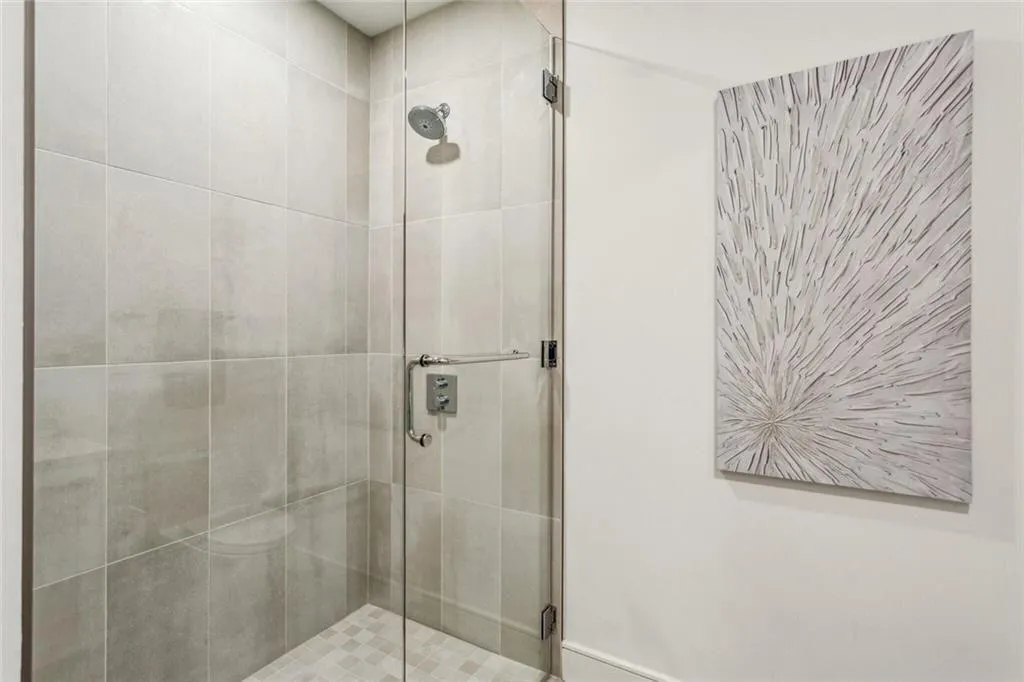 2520 Peachtree Road Unit 602, Atlanta, Georgia 30305, 2 Bedrooms Bedrooms, 0 ,3 BathroomsBathrooms,Residential,For Sale,2520 Peachtree Road Unit 602,7807853