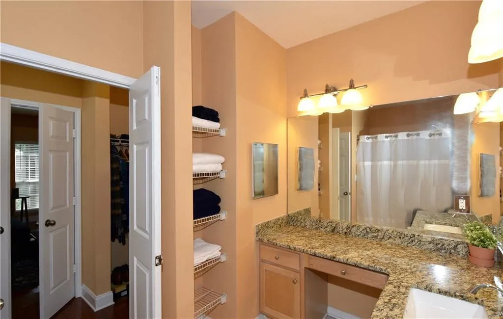 5641 Roswell Road Unit 118, Atlanta, Georgia 30342, 2 Bedrooms Bedrooms, ,2 BathroomsBathrooms,Residential,Sold,5641 Roswell Road Unit 118,5706575