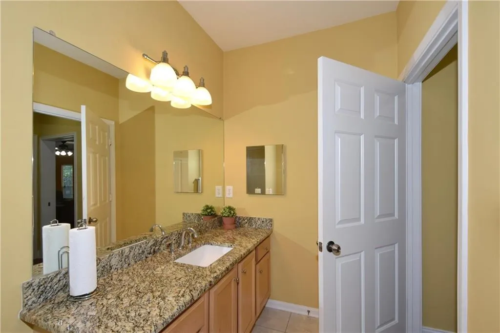 5641 Roswell Road Unit 118, Atlanta, Georgia 30342, 2 Bedrooms Bedrooms, ,2 BathroomsBathrooms,Residential,Sold,5641 Roswell Road Unit 118,5706575