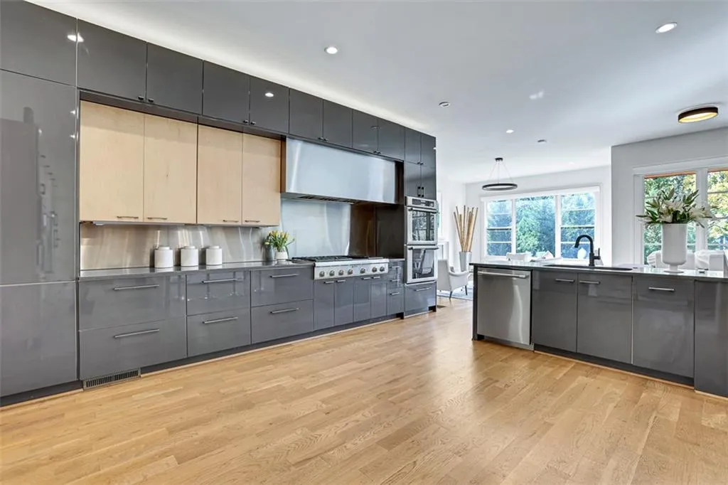 703 Bass Way, Atlanta, Georgia 30328, 7 Bedrooms Bedrooms, ,6 BathroomsBathrooms,Residential,Sold,703 Bass Way,7118765