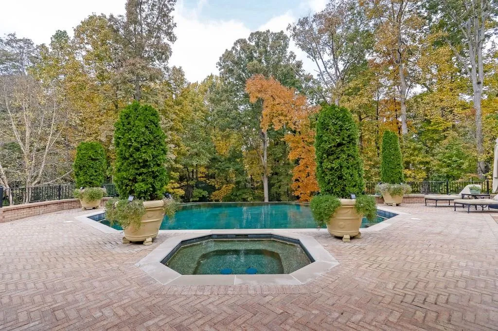 560 Timber Valley Road, Atlanta, Georgia 30342, 5 Bedrooms Bedrooms, ,4 BathroomsBathrooms,Residential,Sold,560 Timber Valley Road,5931646