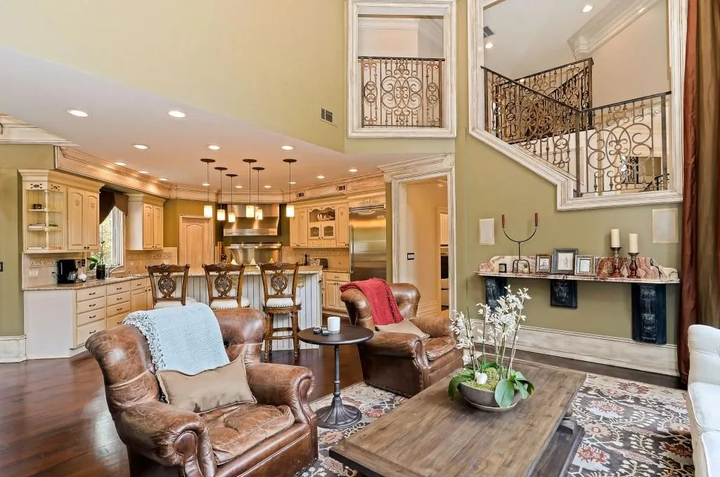 560 Timber Valley Road, Atlanta, Georgia 30342, 5 Bedrooms Bedrooms, ,4 BathroomsBathrooms,Residential,Sold,560 Timber Valley Road,5931646