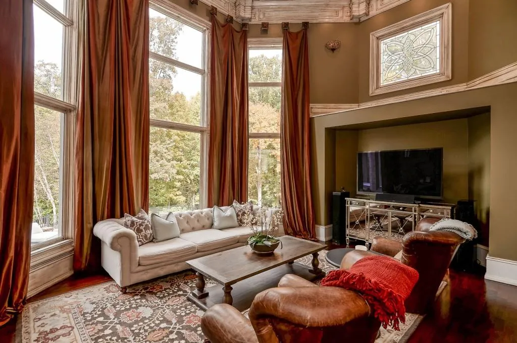 560 Timber Valley Road, Atlanta, Georgia 30342, 5 Bedrooms Bedrooms, ,4 BathroomsBathrooms,Residential,Sold,560 Timber Valley Road,5931646