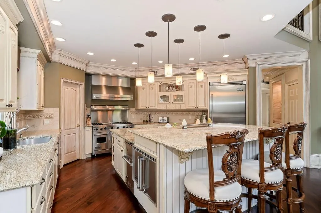 560 Timber Valley Road, Atlanta, Georgia 30342, 5 Bedrooms Bedrooms, ,4 BathroomsBathrooms,Residential,Sold,560 Timber Valley Road,5931646