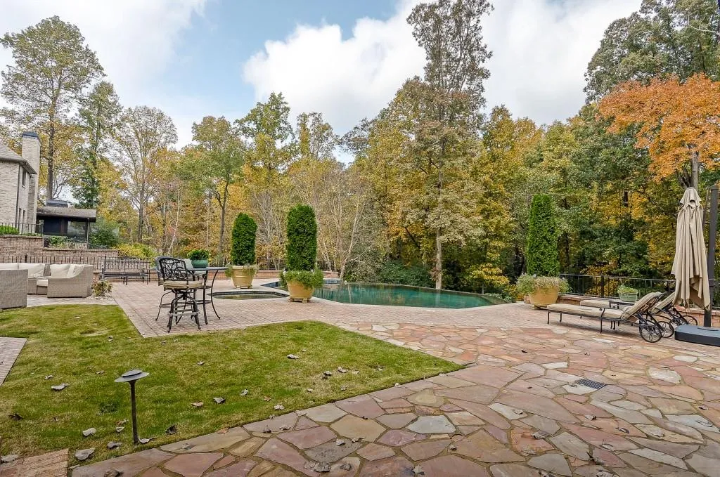 560 Timber Valley Road, Atlanta, Georgia 30342, 5 Bedrooms Bedrooms, ,4 BathroomsBathrooms,Residential,Sold,560 Timber Valley Road,5931646