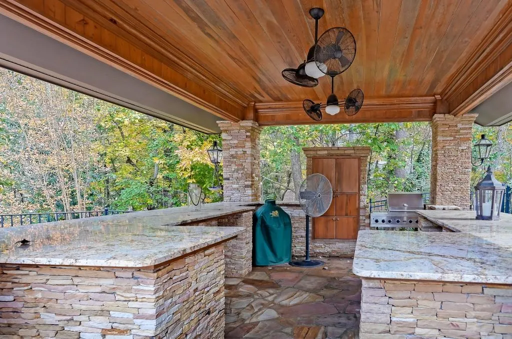 560 Timber Valley Road, Atlanta, Georgia 30342, 5 Bedrooms Bedrooms, ,4 BathroomsBathrooms,Residential,Sold,560 Timber Valley Road,5931646