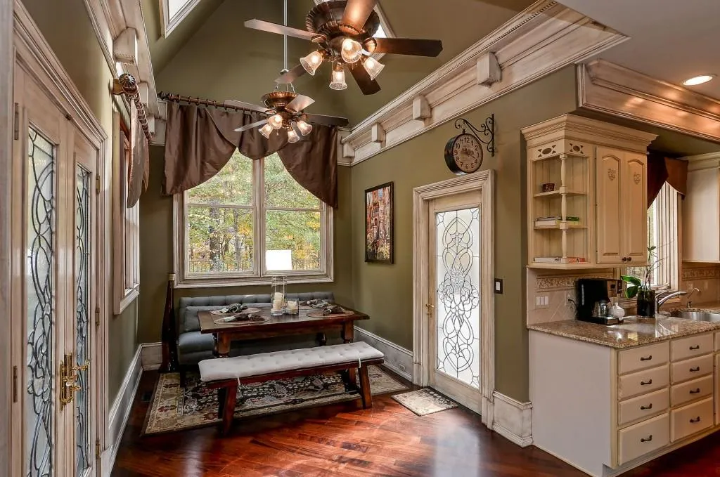 560 Timber Valley Road, Atlanta, Georgia 30342, 5 Bedrooms Bedrooms, ,4 BathroomsBathrooms,Residential,Sold,560 Timber Valley Road,5931646