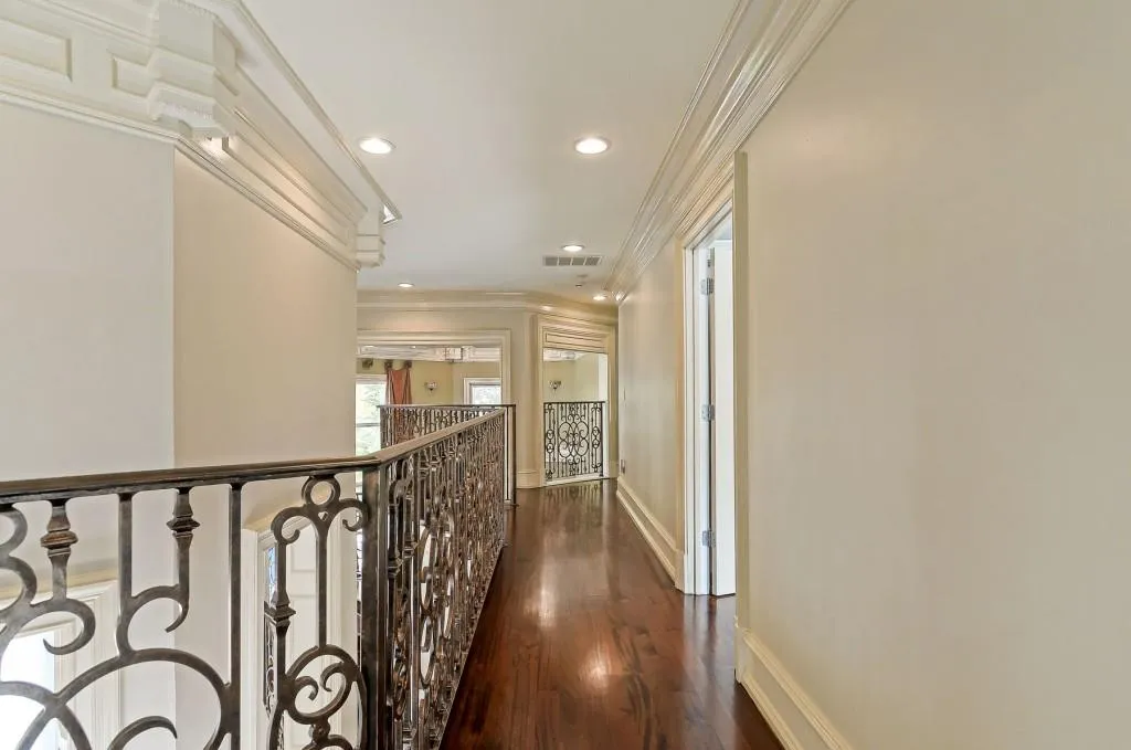 560 Timber Valley Road, Atlanta, Georgia 30342, 5 Bedrooms Bedrooms, ,4 BathroomsBathrooms,Residential,Sold,560 Timber Valley Road,5931646