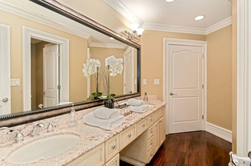 560 Timber Valley Road, Atlanta, Georgia 30342, 5 Bedrooms Bedrooms, ,4 BathroomsBathrooms,Residential,Sold,560 Timber Valley Road,5931646