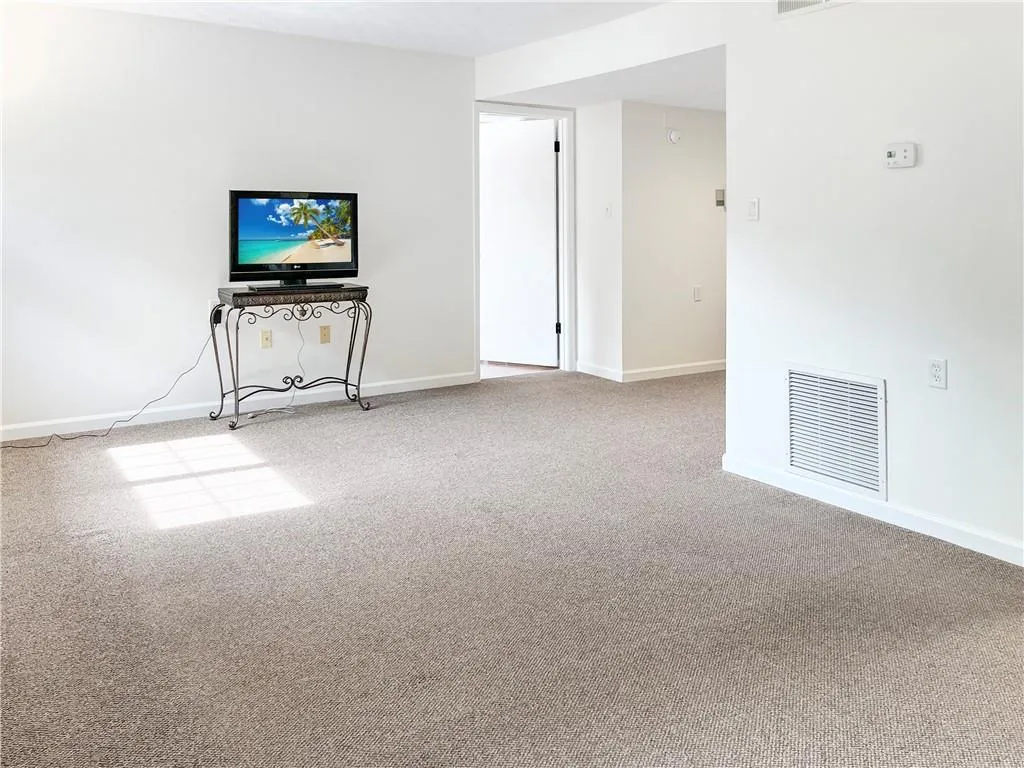475 Mount Vernon Highway Ne Unit A202, Sandy Springs, Georgia 30328, 1 Bedroom Bedrooms, ,1 BathroomBathrooms,Residential,Sold,475 Mount Vernon Highway Ne Unit A202,7080566