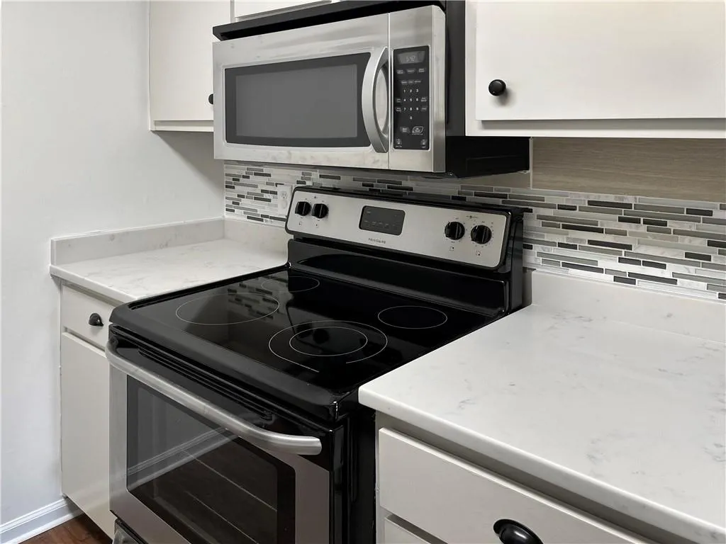 475 Mount Vernon Highway Ne Unit A202, Sandy Springs, Georgia 30328, 1 Bedroom Bedrooms, ,1 BathroomBathrooms,Residential,Sold,475 Mount Vernon Highway Ne Unit A202,7080566
