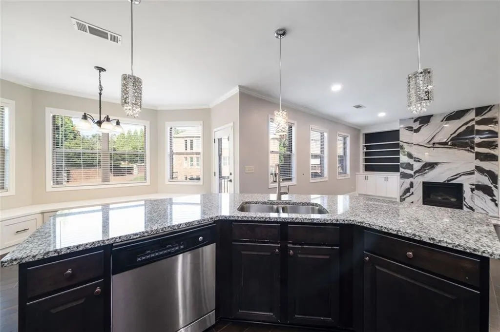 7760 Stratford Lane, Sandy Springs, Georgia 30350, 5 Bedrooms Bedrooms, ,4 BathroomsBathrooms,Residential,Sold,7760 Stratford Lane,7244771