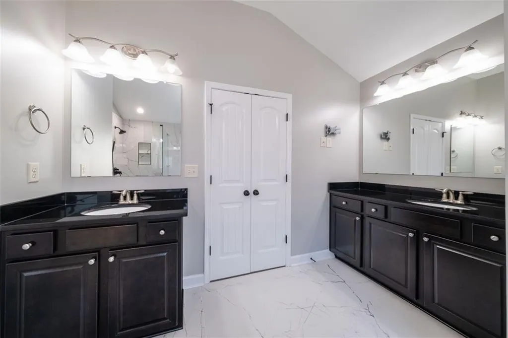 7760 Stratford Lane, Sandy Springs, Georgia 30350, 5 Bedrooms Bedrooms, ,4 BathroomsBathrooms,Residential,Sold,7760 Stratford Lane,7244771