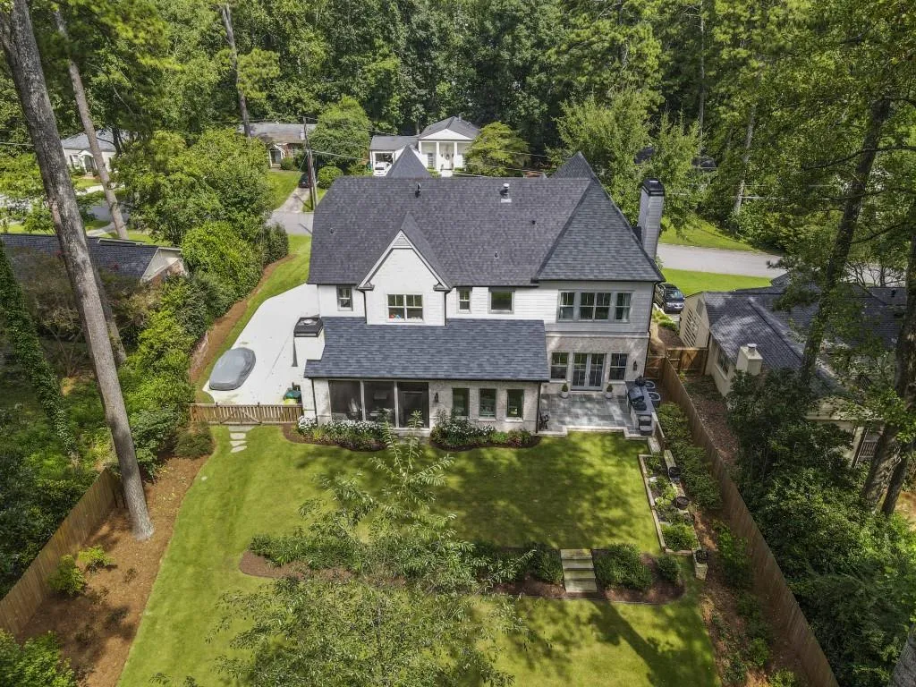 373 Pine Forest Road, Atlanta, Georgia 30342, 5 Bedrooms Bedrooms, ,4 BathroomsBathrooms,Residential,Sold,373 Pine Forest Road,6948300
