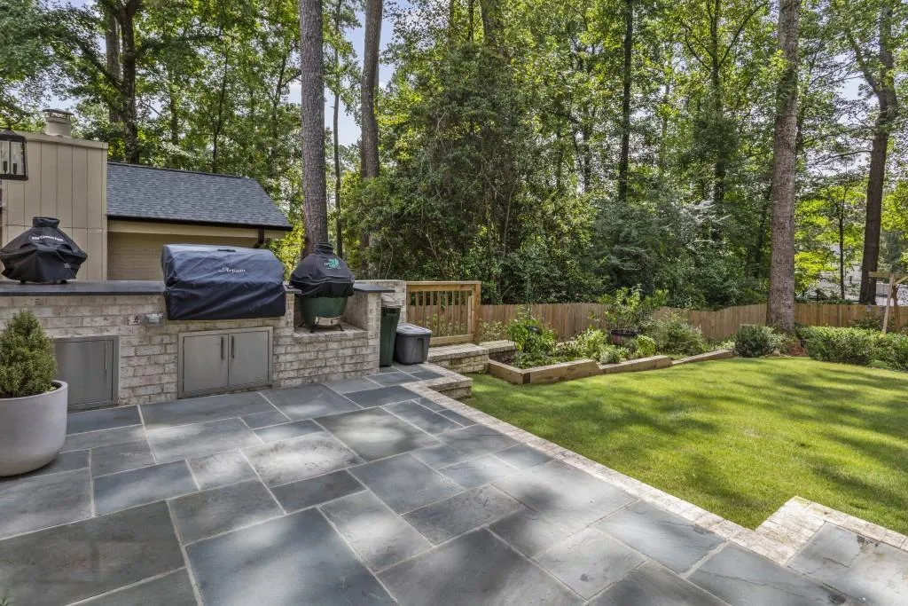 373 Pine Forest Road, Atlanta, Georgia 30342, 5 Bedrooms Bedrooms, ,4 BathroomsBathrooms,Residential,Sold,373 Pine Forest Road,6948300