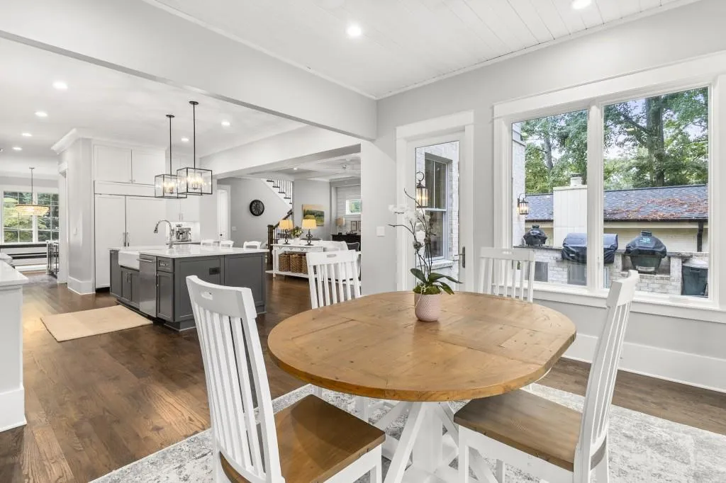 373 Pine Forest Road, Atlanta, Georgia 30342, 5 Bedrooms Bedrooms, ,4 BathroomsBathrooms,Residential,Sold,373 Pine Forest Road,6948300