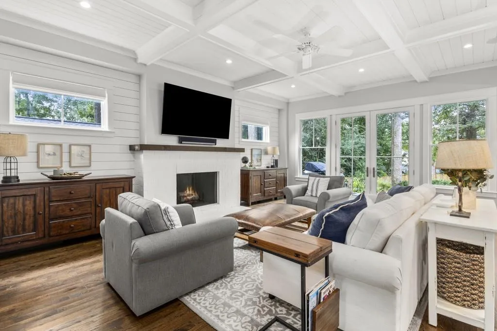 373 Pine Forest Road, Atlanta, Georgia 30342, 5 Bedrooms Bedrooms, ,4 BathroomsBathrooms,Residential,Sold,373 Pine Forest Road,6948300