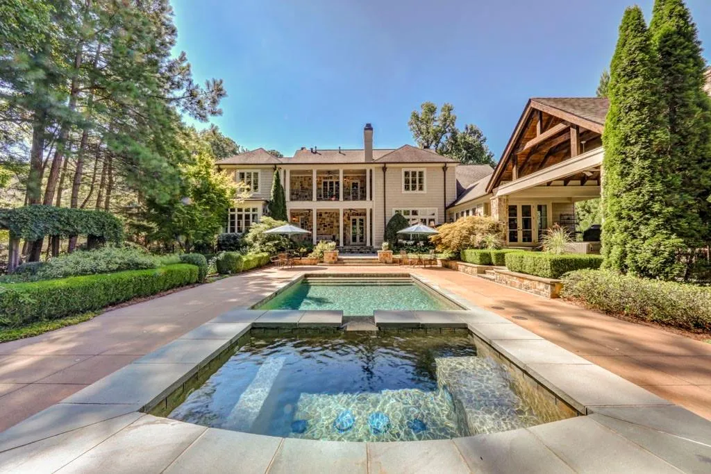 331 Londonberry Road, Sandy Springs, Georgia 30327, 6 Bedrooms Bedrooms, ,6 BathroomsBathrooms,Residential,Sold,331 Londonberry Road,6661708