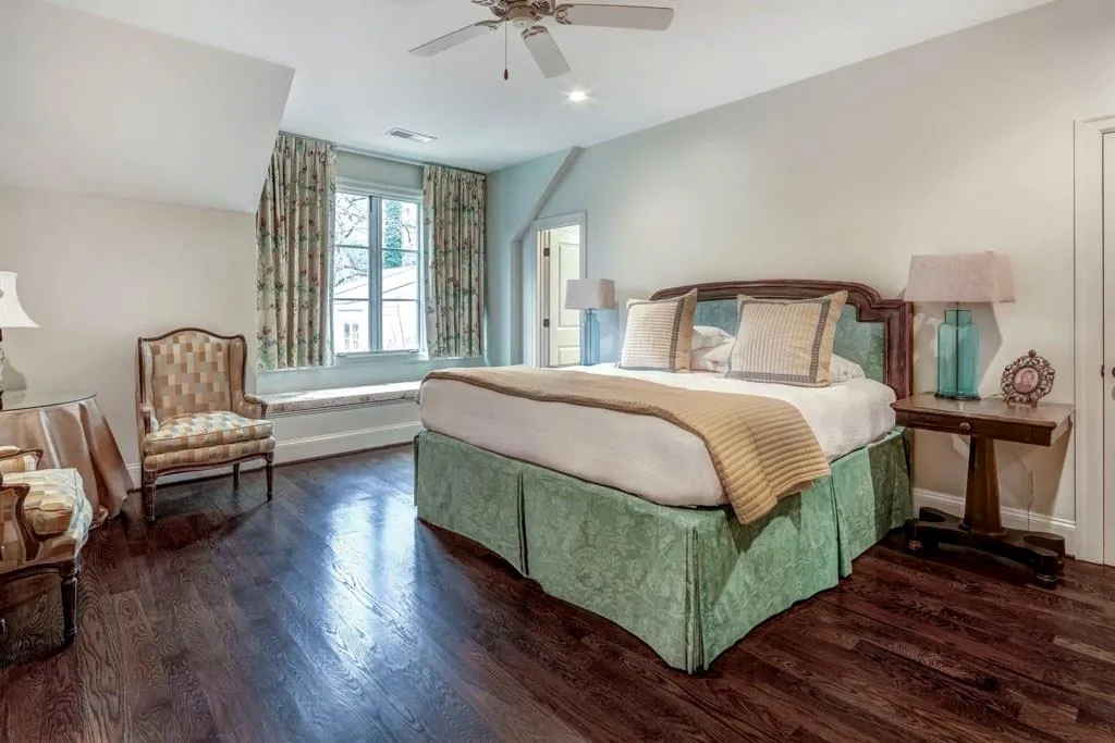 331 Londonberry Road, Sandy Springs, Georgia 30327, 6 Bedrooms Bedrooms, ,6 BathroomsBathrooms,Residential,Sold,331 Londonberry Road,6661708