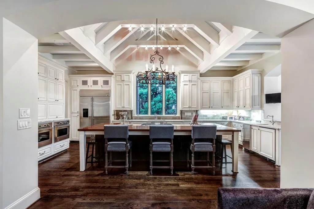 331 Londonberry Road, Sandy Springs, Georgia 30327, 6 Bedrooms Bedrooms, ,6 BathroomsBathrooms,Residential,Sold,331 Londonberry Road,6661708