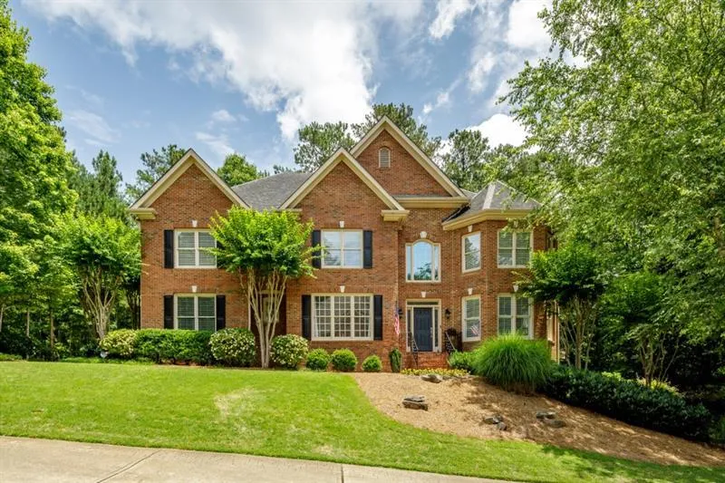 1545 Spalding Drive, Sandy Springs, Georgia 30350, 6 Bedrooms Bedrooms, ,5 BathroomsBathrooms,Residential,Sold,1545 Spalding Drive,6899346