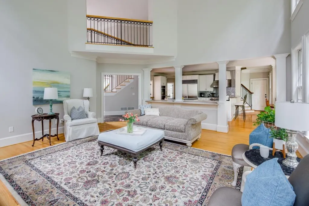 1545 Spalding Drive, Sandy Springs, Georgia 30350, 6 Bedrooms Bedrooms, ,5 BathroomsBathrooms,Residential,Sold,1545 Spalding Drive,6899346
