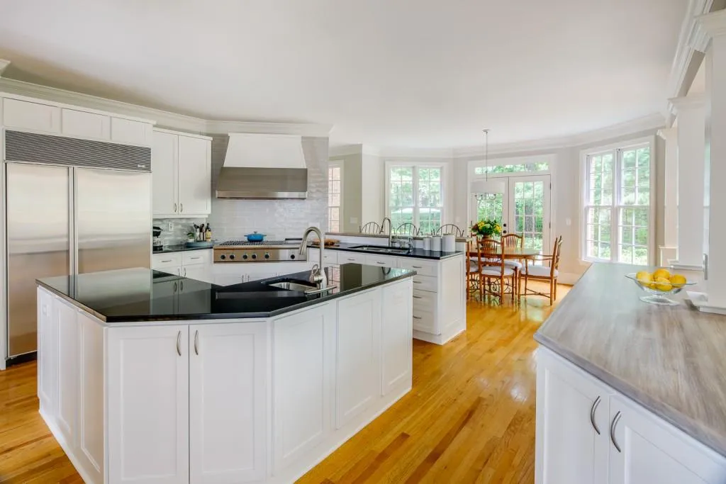 1545 Spalding Drive, Sandy Springs, Georgia 30350, 6 Bedrooms Bedrooms, ,5 BathroomsBathrooms,Residential,Sold,1545 Spalding Drive,6899346