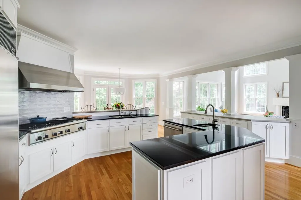 1545 Spalding Drive, Sandy Springs, Georgia 30350, 6 Bedrooms Bedrooms, ,5 BathroomsBathrooms,Residential,Sold,1545 Spalding Drive,6899346