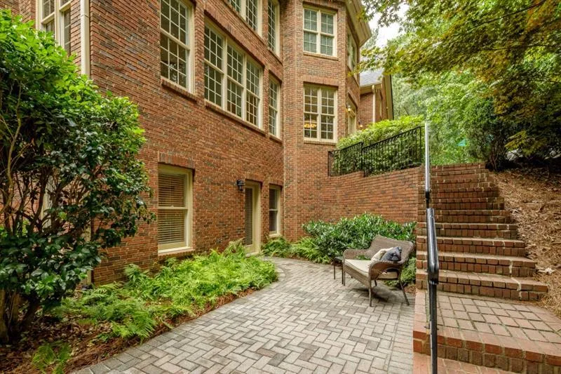 1545 Spalding Drive, Sandy Springs, Georgia 30350, 6 Bedrooms Bedrooms, ,5 BathroomsBathrooms,Residential,Sold,1545 Spalding Drive,6899346