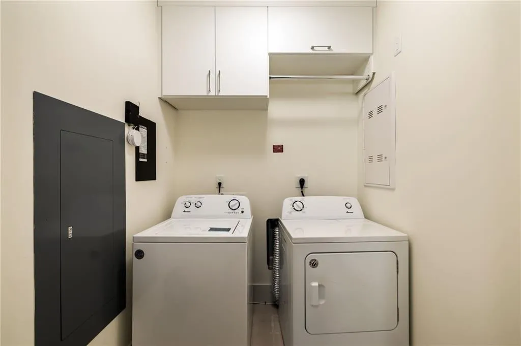 3107 Peachtree Road Ne Unit #1803, Atlanta, Georgia 30305, 2 Bedrooms Bedrooms, ,2 BathroomsBathrooms,Residential,For Sale,3107 Peachtree Road Ne Unit #1803,7468188