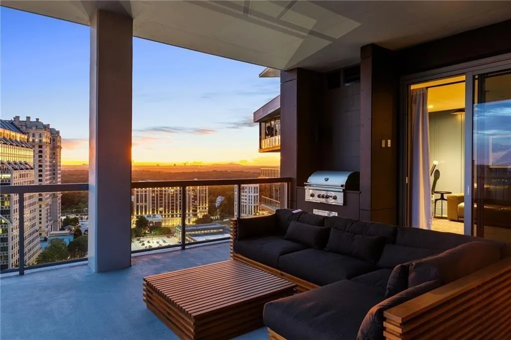 3107 Peachtree Road Ne Unit #1803, Atlanta, Georgia 30305, 2 Bedrooms Bedrooms, ,2 BathroomsBathrooms,Residential,For Sale,3107 Peachtree Road Ne Unit #1803,7468188