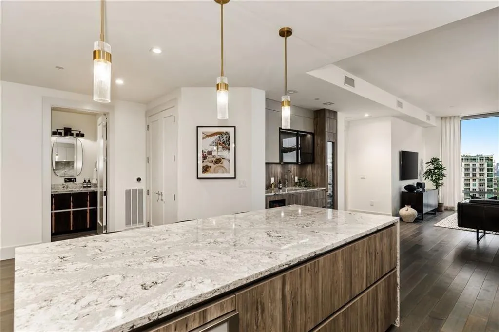 3107 Peachtree Road Ne Unit #1803, Atlanta, Georgia 30305, 2 Bedrooms Bedrooms, ,2 BathroomsBathrooms,Residential,For Sale,3107 Peachtree Road Ne Unit #1803,7468188