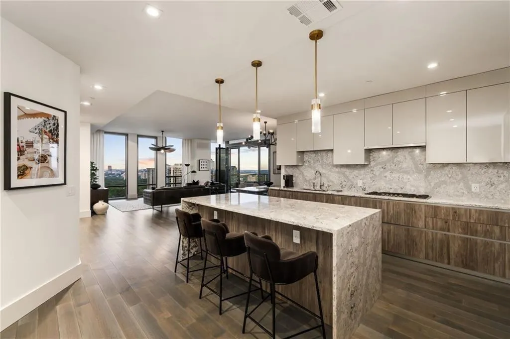 3107 Peachtree Road Ne Unit #1803, Atlanta, Georgia 30305, 2 Bedrooms Bedrooms, ,2 BathroomsBathrooms,Residential,For Sale,3107 Peachtree Road Ne Unit #1803,7468188
