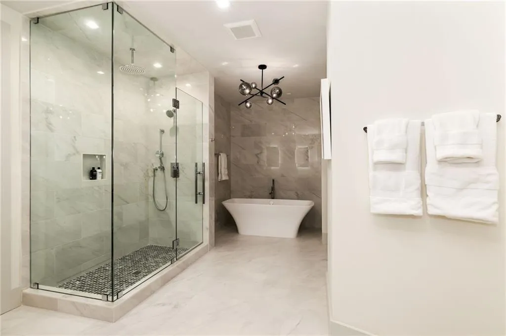 3107 Peachtree Road Ne Unit #1803, Atlanta, Georgia 30305, 2 Bedrooms Bedrooms, ,2 BathroomsBathrooms,Residential,For Sale,3107 Peachtree Road Ne Unit #1803,7468188