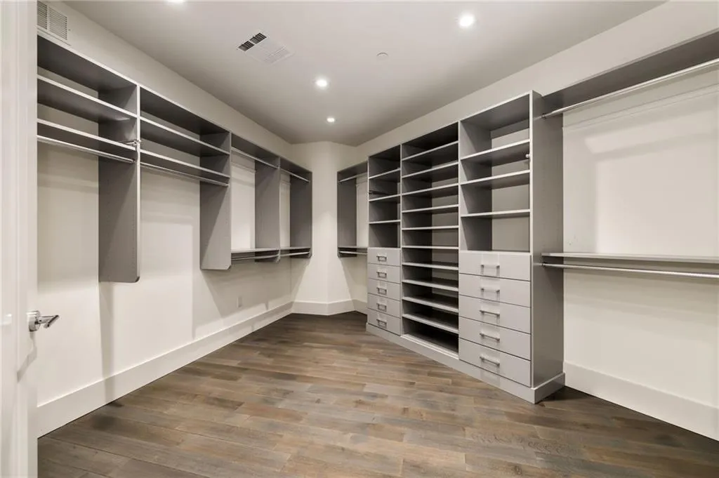 3107 Peachtree Road Ne Unit #1803, Atlanta, Georgia 30305, 2 Bedrooms Bedrooms, ,2 BathroomsBathrooms,Residential,For Sale,3107 Peachtree Road Ne Unit #1803,7468188