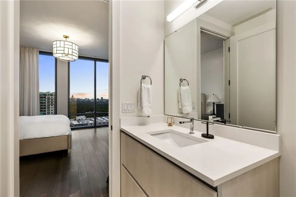 3107 Peachtree Road Ne Unit #1803, Atlanta, Georgia 30305, 2 Bedrooms Bedrooms, ,2 BathroomsBathrooms,Residential,For Sale,3107 Peachtree Road Ne Unit #1803,7468188