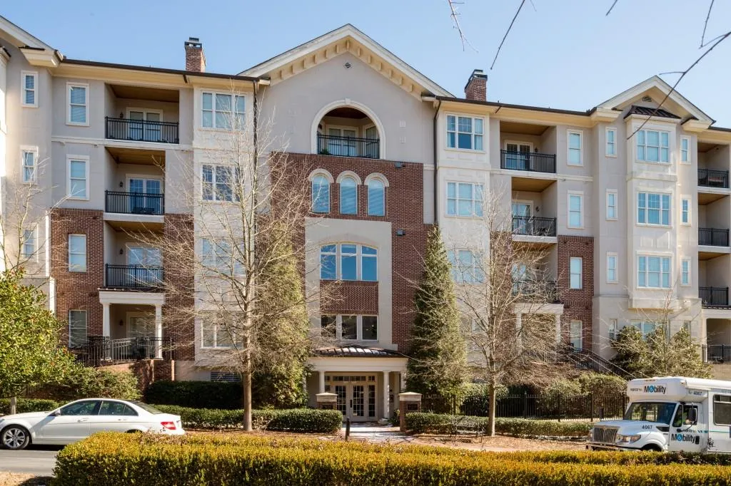 3635 E Paces Circle Ne Unit 1115, Atlanta, Georgia 30326, 2 Bedrooms Bedrooms, ,1 BathroomBathrooms,Residential,Sold,3635 E Paces Circle Ne Unit 1115,5966036