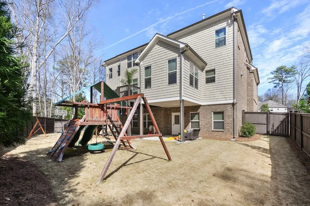 1040 Preswyck Way, Atlanta, Georgia 30328, 6 Bedrooms Bedrooms, ,5 BathroomsBathrooms,Residential,Sold,1040 Preswyck Way,6518853