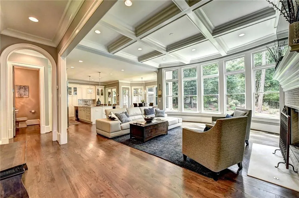 4605 Meadow Valley Drive, Atlanta, Georgia 30342, 5 Bedrooms Bedrooms, ,5 BathroomsBathrooms,Residential,Sold,4605 Meadow Valley Drive,6719807