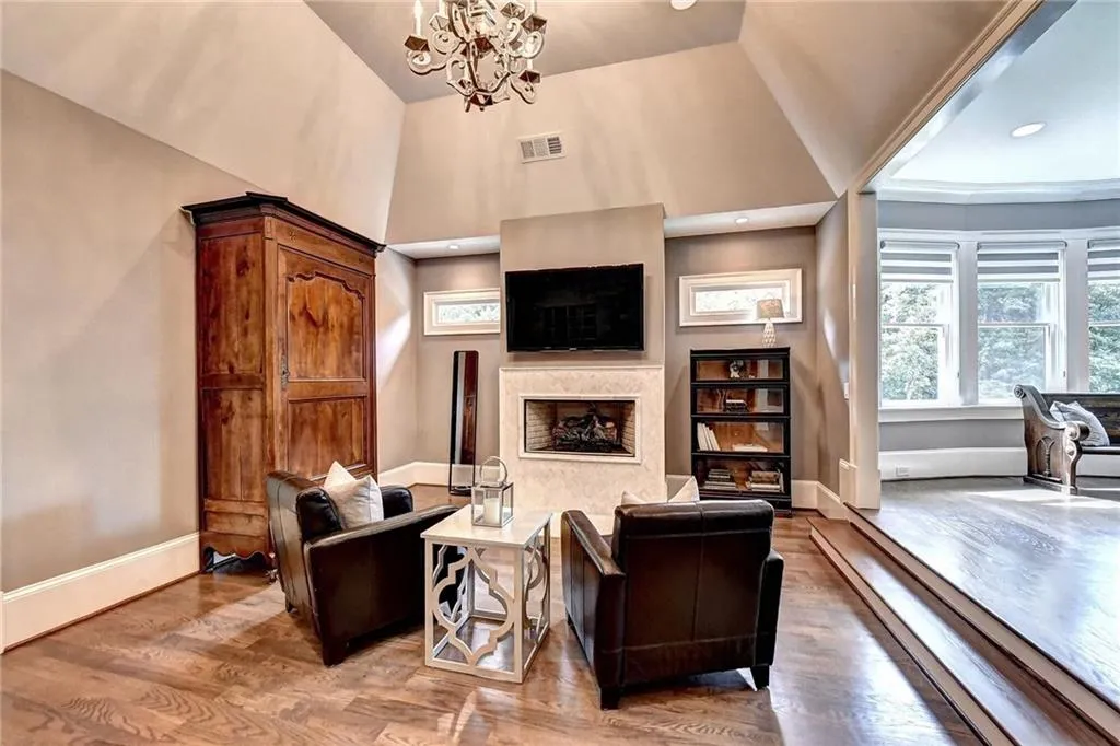 4605 Meadow Valley Drive, Atlanta, Georgia 30342, 5 Bedrooms Bedrooms, ,5 BathroomsBathrooms,Residential,Sold,4605 Meadow Valley Drive,6719807