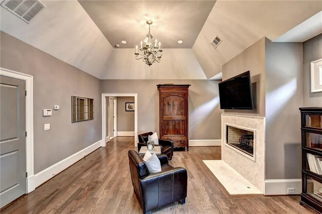 4605 Meadow Valley Drive, Atlanta, Georgia 30342, 5 Bedrooms Bedrooms, ,5 BathroomsBathrooms,Residential,Sold,4605 Meadow Valley Drive,6719807