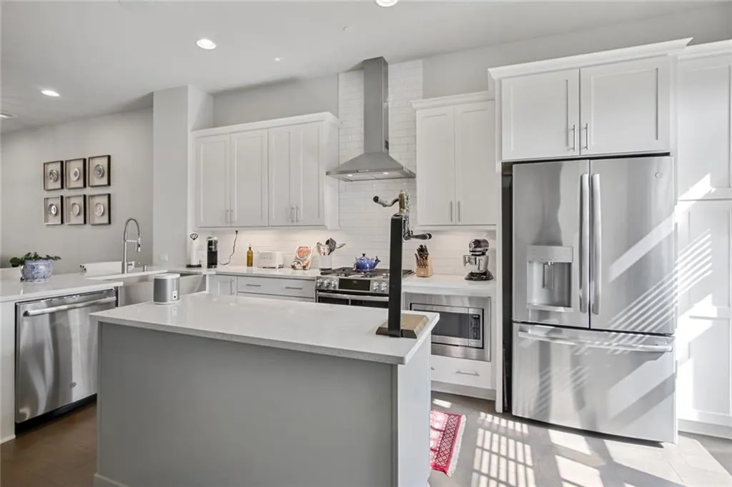 4332 Parkside Place, Sandy Springs, Georgia 30342, 2 Bedrooms Bedrooms, ,3 BathroomsBathrooms,Residential,Sold,4332 Parkside Place,7035573