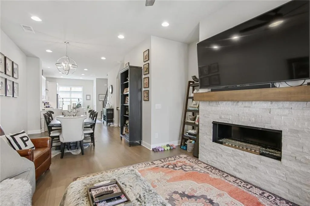 4332 Parkside Place, Sandy Springs, Georgia 30342, 2 Bedrooms Bedrooms, ,3 BathroomsBathrooms,Residential,Sold,4332 Parkside Place,7035573